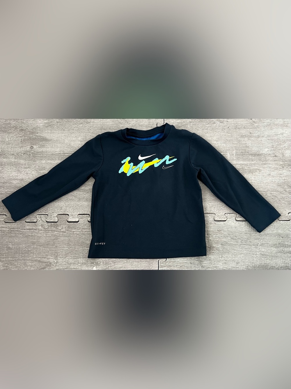 Nike Dri-FIT Boys 3T Long Sleeve Graphic Logo Crew Neck Pullover Tee Navy
